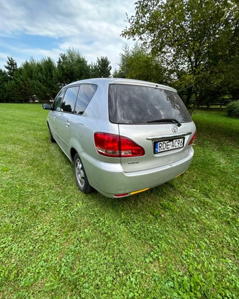 Toyota Avensis Verso cena 17000 przebieg: 350000, rok produkcji 2003 z Działdowo małe 781